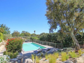 Serene holiday home in Grimaud with private pool